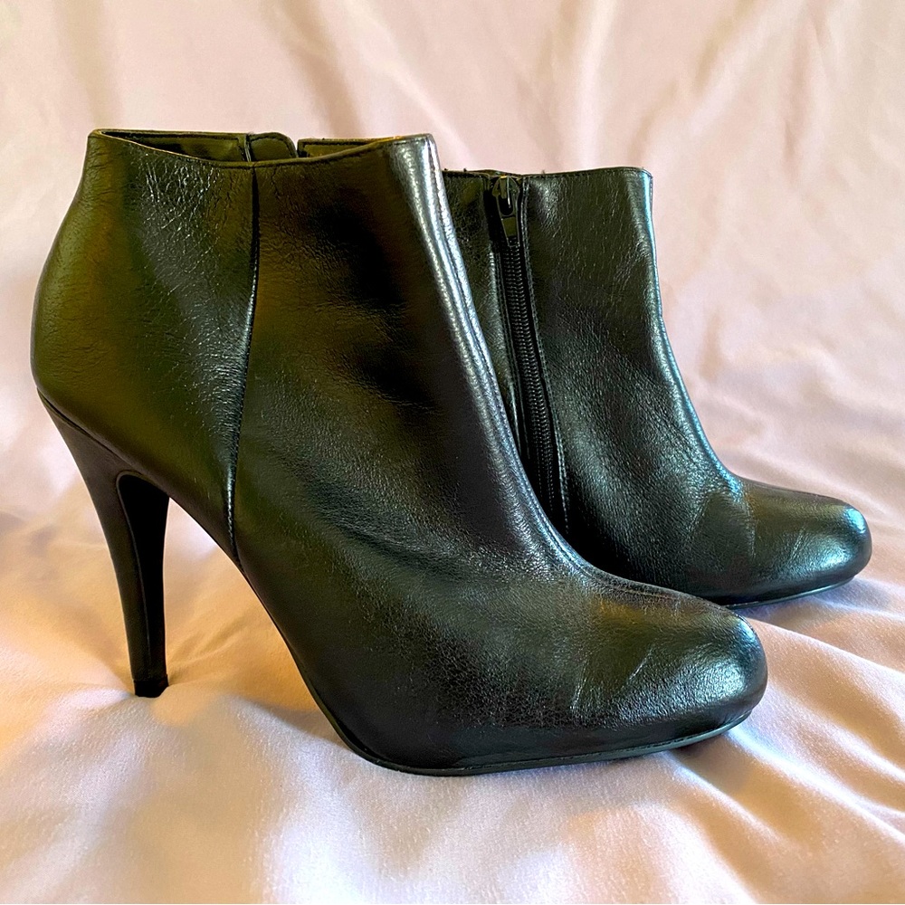 Steve Madden leather booties w stiletto heel